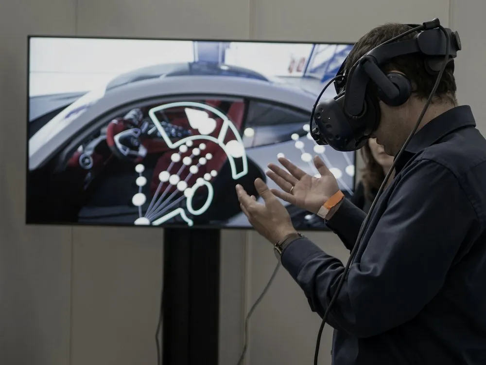 Hands-on training and simulation environment